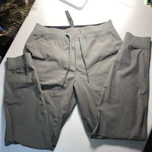 Women’s Lulu lemon jogger/sweats New without tags 162